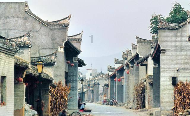 晶科能源N型产品放量净利年增超43亿 全球组件出货量75GW时隔三年重回第一
